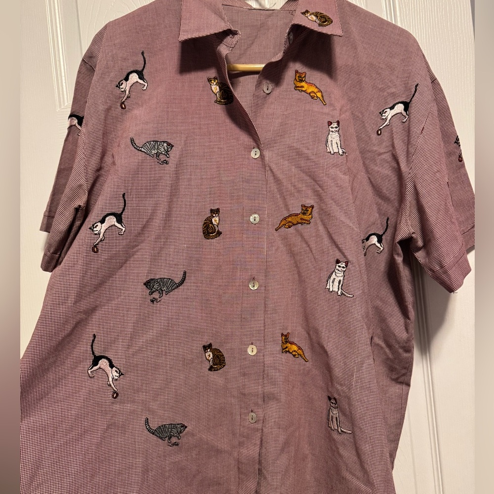 Cat button down top - Picture 2 of 3